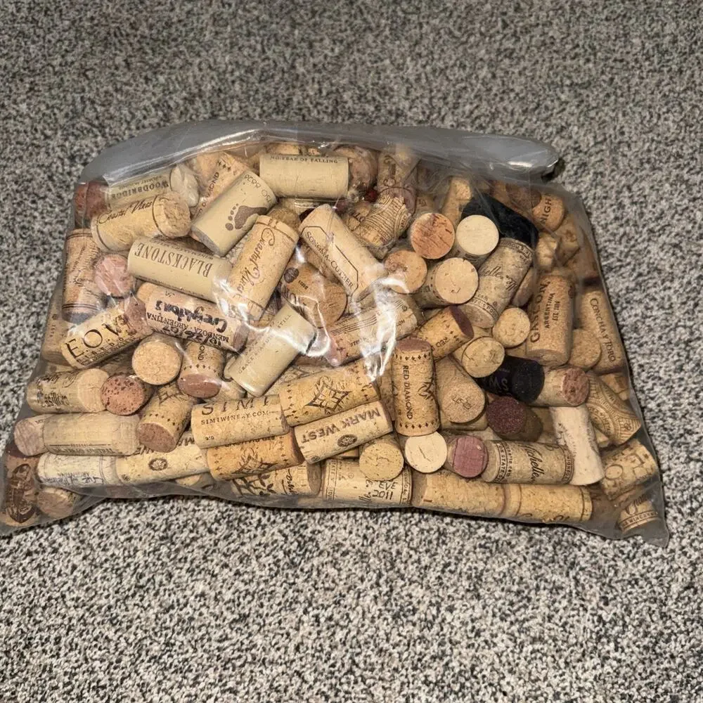 260 Ct. Premium Wine Corks Assorted